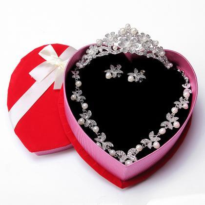 Crown Tiara Pearls Silver Crystal Choker Necklace..